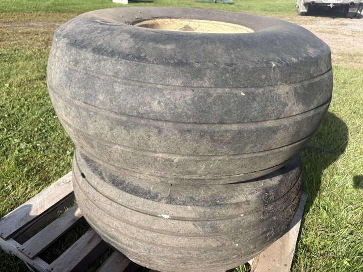 (2)-16.5-16.1-imp-tires-on-8-bolt-ag-rims,-6”-centers-image-4