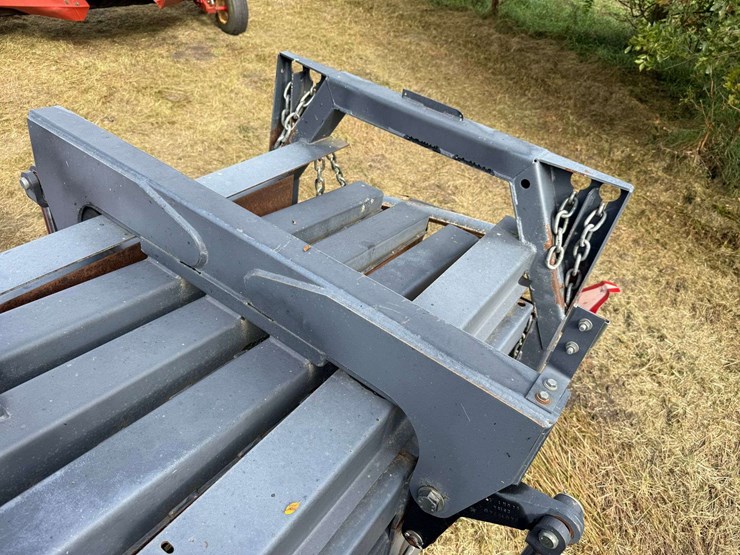 new-holland-590-image-24