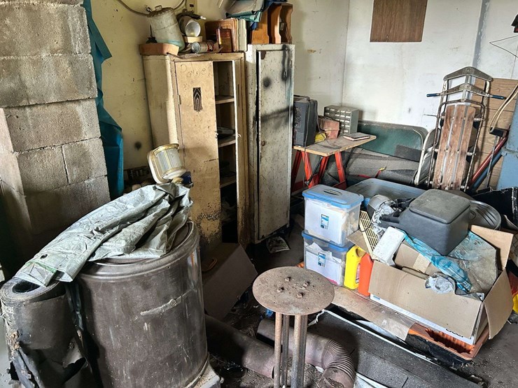 contents-of-garage-on-907-n.-870-st.-e.-image-5