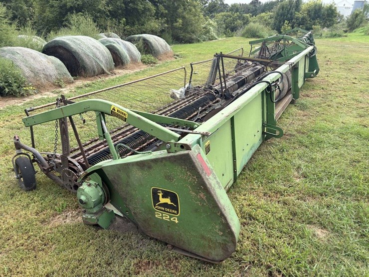john-deere-224-image-19