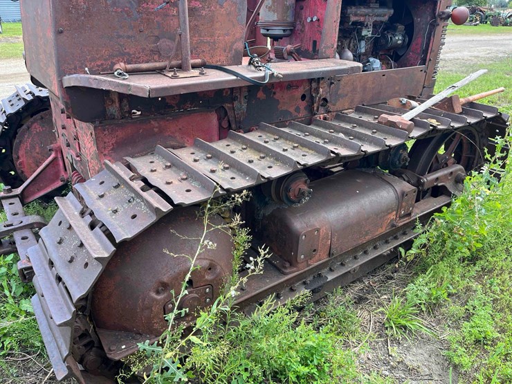 international-td14-crawler-image-14