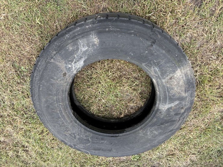 (1)-firestone-t663-11r22.5-tire,-used-image-2