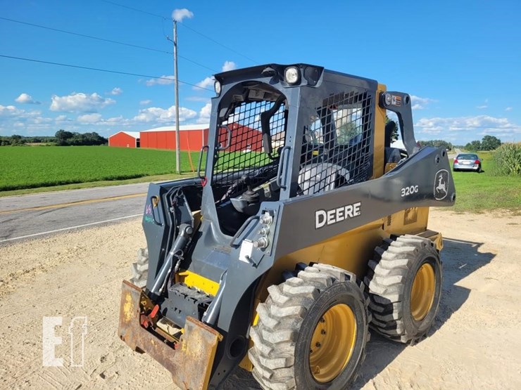 deere-320g-image-2