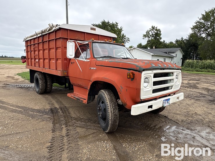 1975-dodge-d600-image-3