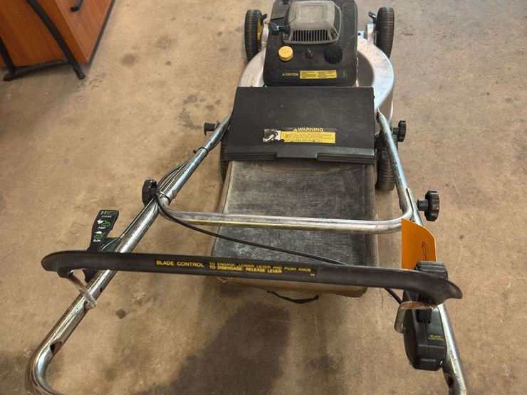 john-deere-push-mower-image-8