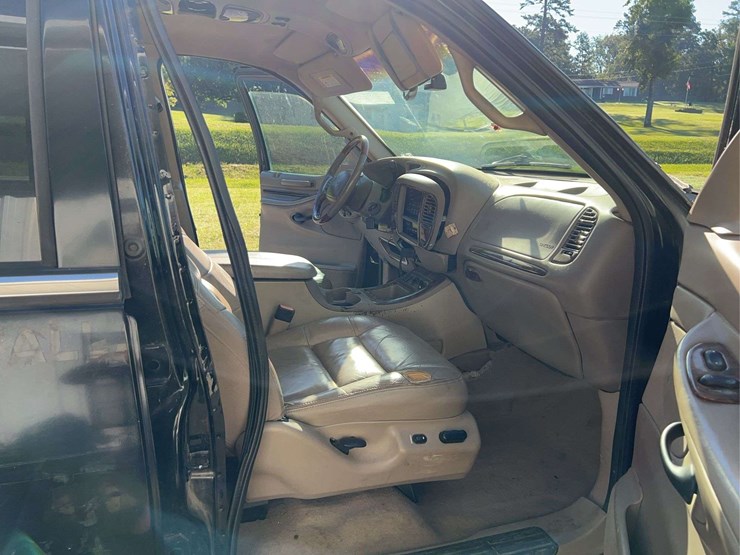 2002-lincoln-navigator-image-25