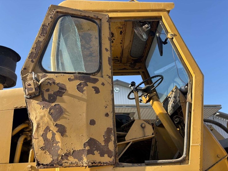 allis-chalmers-745-wheel-loader,-23.5-25-tires,-20-ply-fronts,-16-ply-rears,-115”-material-bucket,-w-image-39