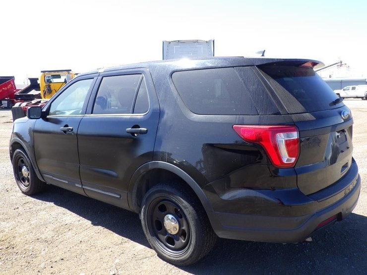 2018-ford-explorer-image-5