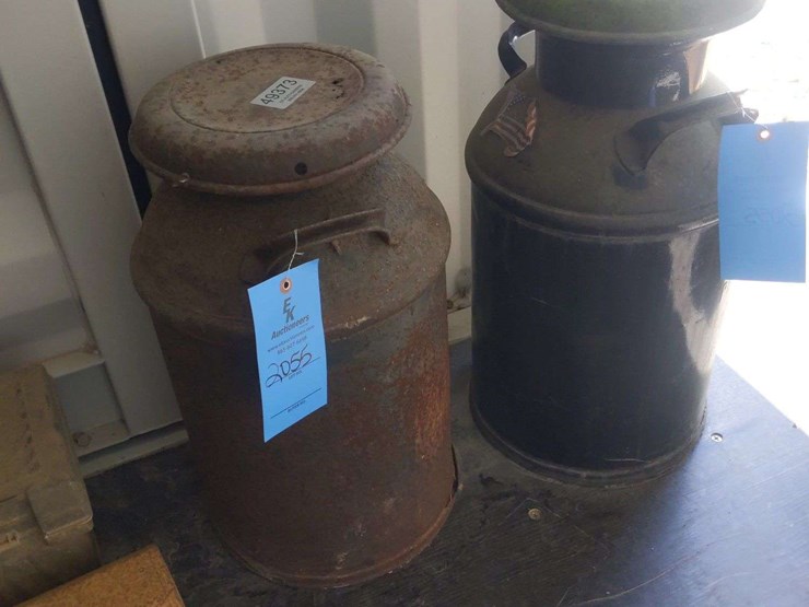 qty-(2)-milk-cans-image-2