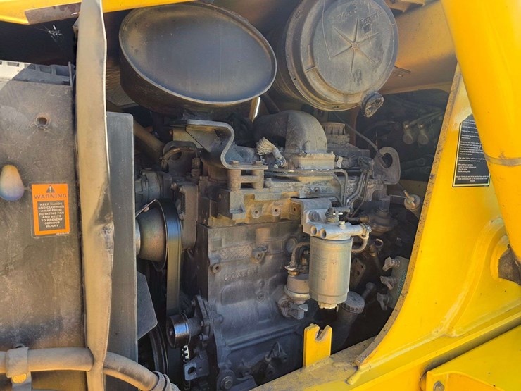 new-holland-lb75-image-73