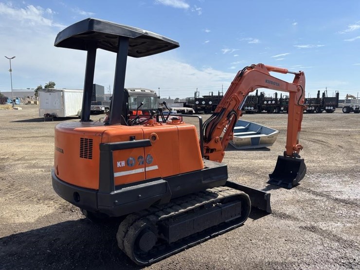 kubota-kx026-image-3