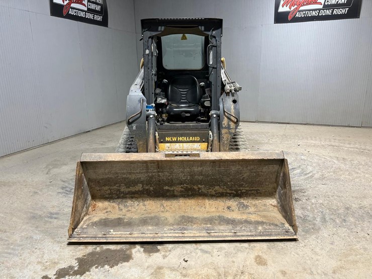 new-holland-c227-image-8