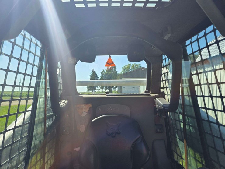 2010-bobcat-s185-image-40