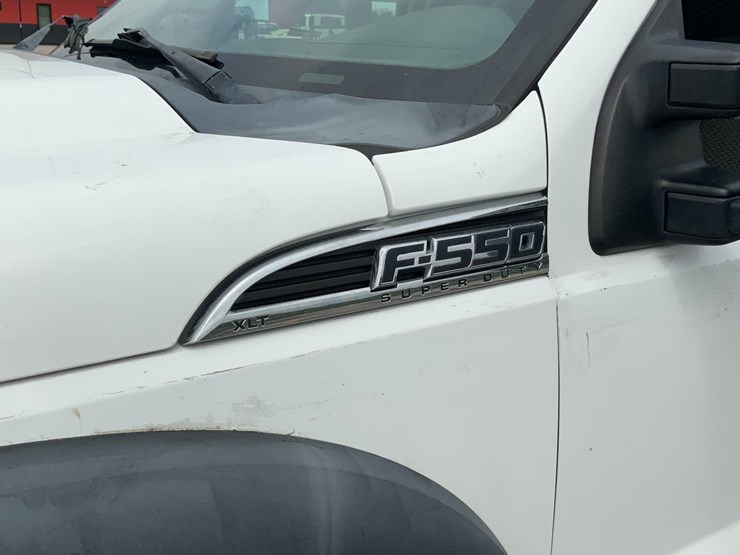 2011-ford-f550-xlt-image-17