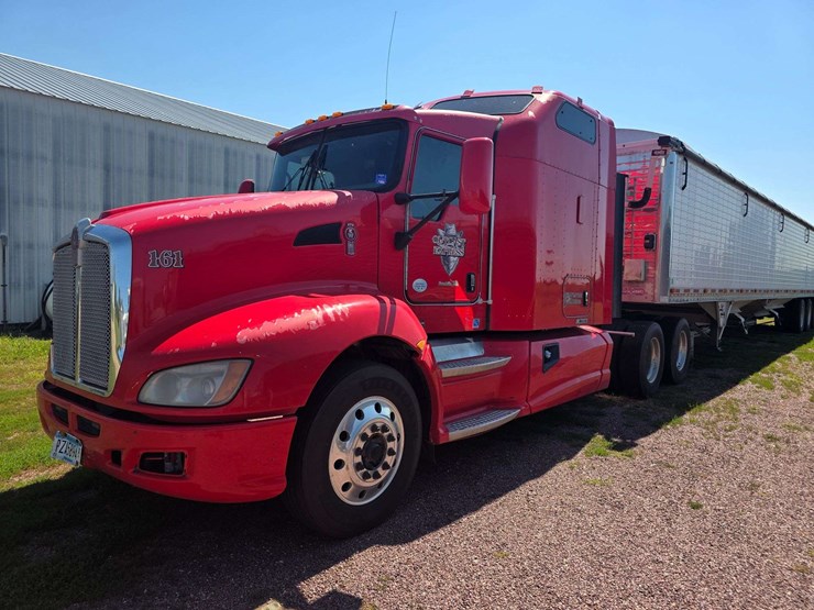 2013-kenworth-t660-image-2