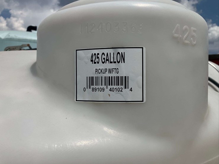 425-gallon-flat-bottom-poly-tank-image-5