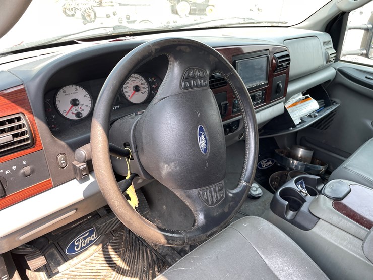 2007-ford-f550-image-30