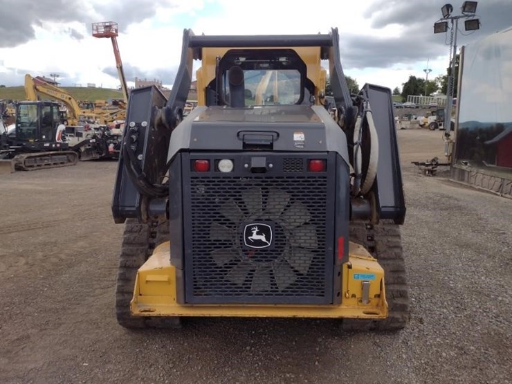 2020-deere-331g-image-4