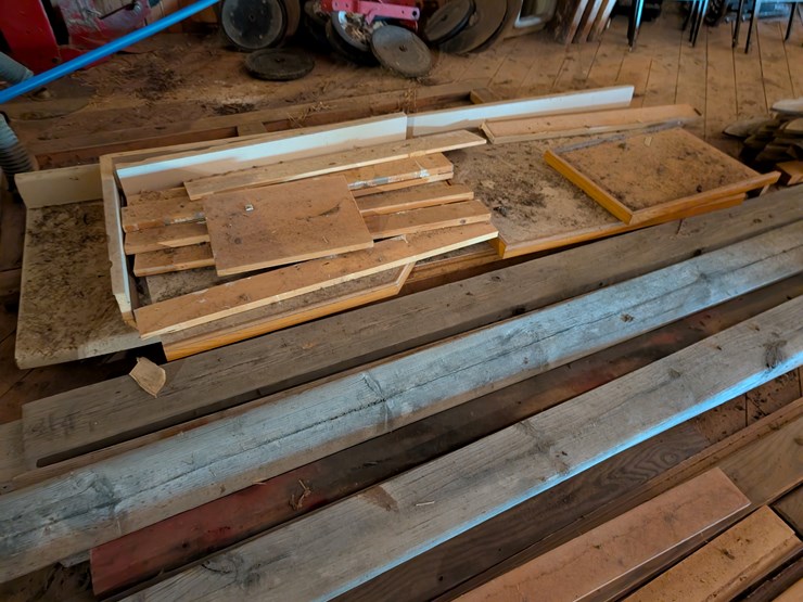 #3054-•-lumber-image-3