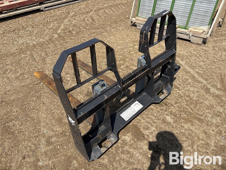 bobcat-48”-hd-walk-thru-skid-steer-pallet-forks-image-10