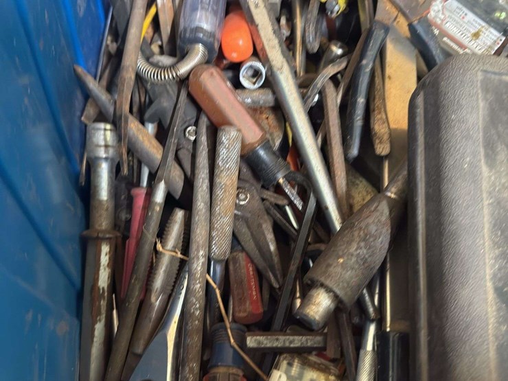 box-of-hand-tools-image-3