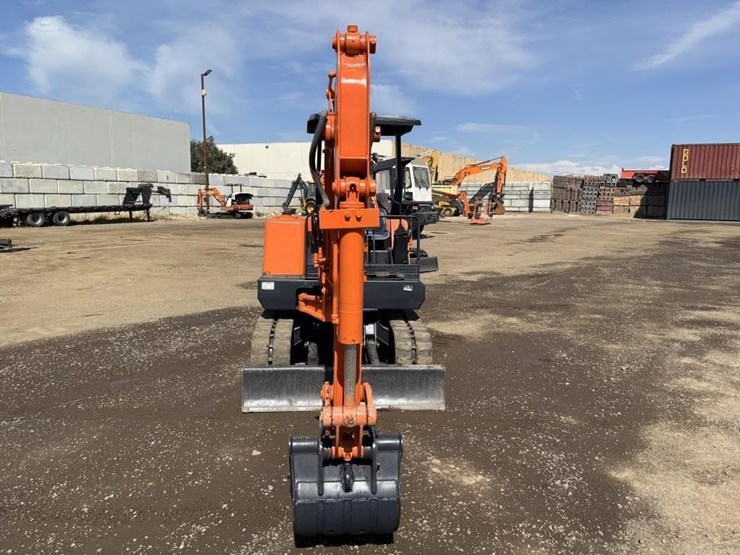 kubota-kx026-image-6
