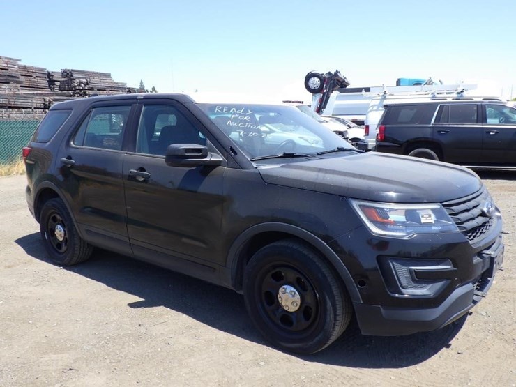 2018-ford-explorer-image-2