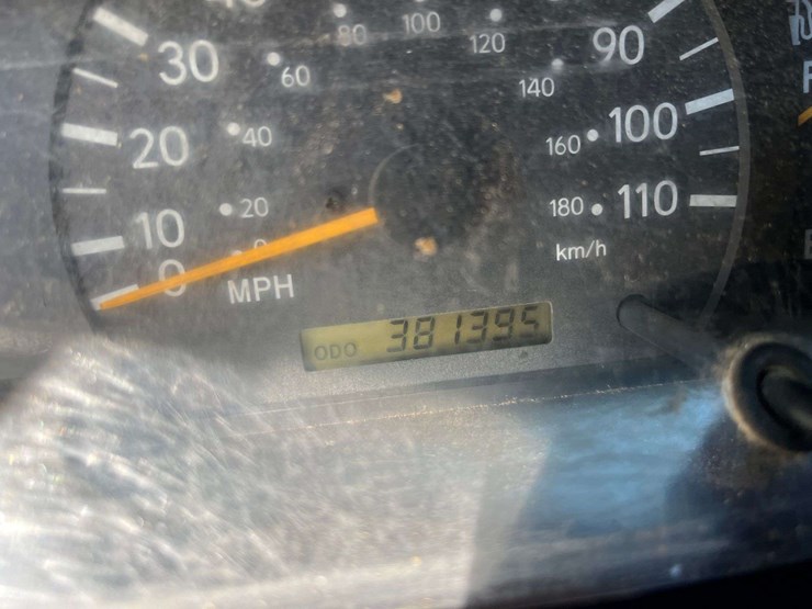 1999-toyota-tacoma-image-12