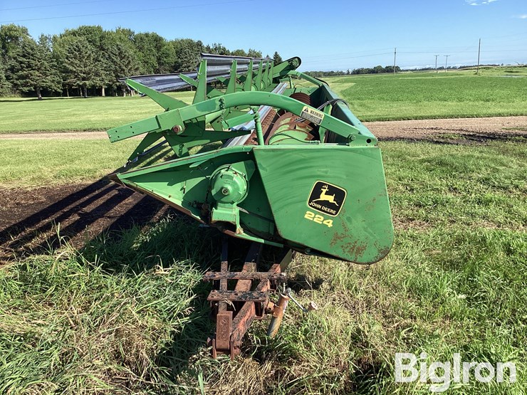john-deere-224-image-8
