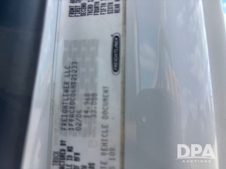 2006-freightliner-business-class-(dr12083)-image-67
