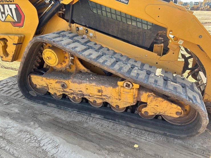 2023-caterpillar-299d3-image-12