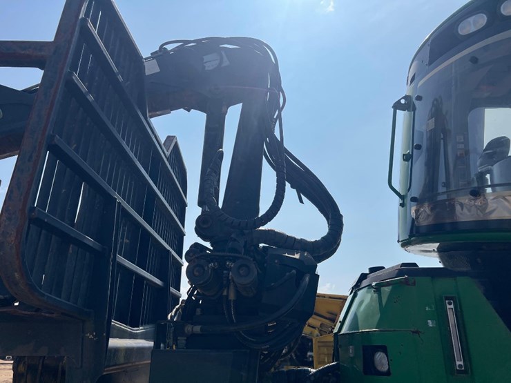 2010-deere-1110e-image-23