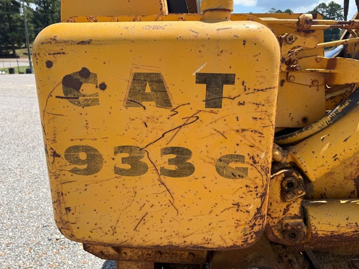 caterpillar-933-image-19