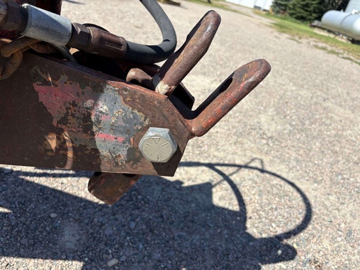 massey-ferguson-129-image-16