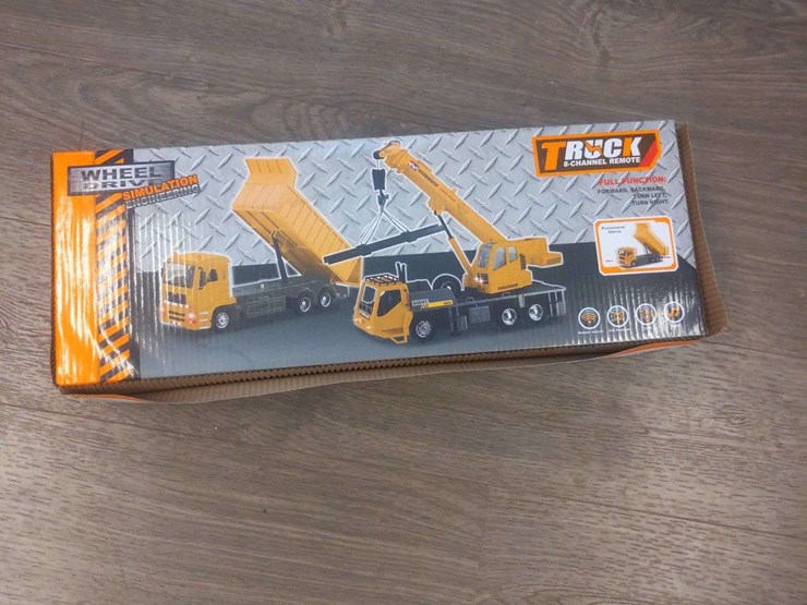 unused-remote-controlled-crane-image-3