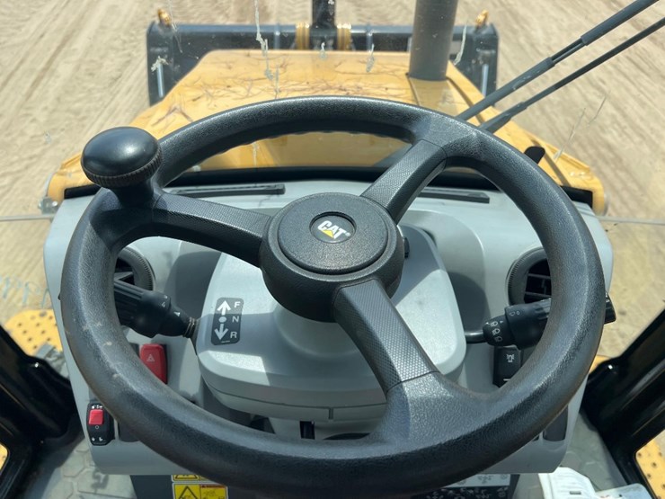 2021-caterpillar-420-image-37