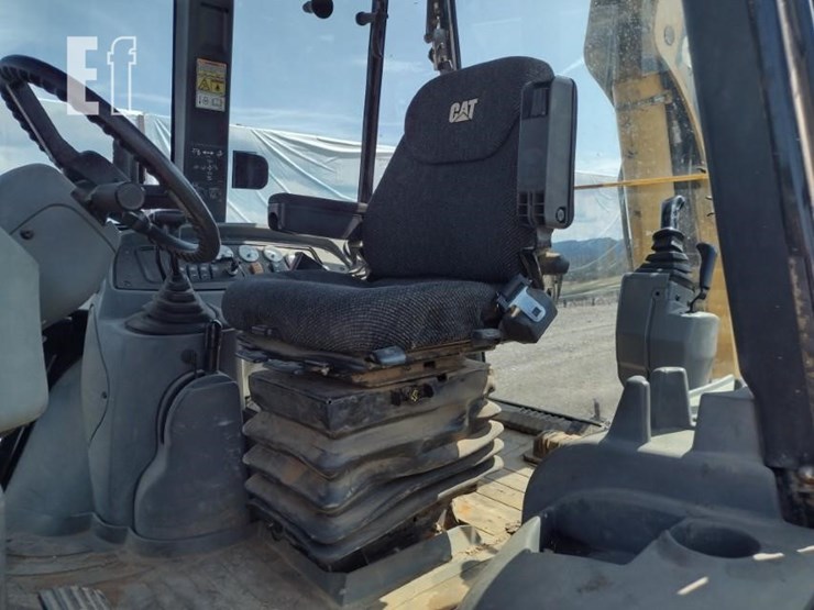 2004-caterpillar-420d-image-16