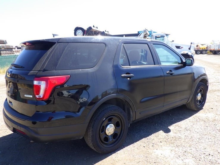 2018-ford-explorer-image-4