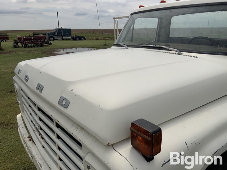 1974-ford-f700-image-11