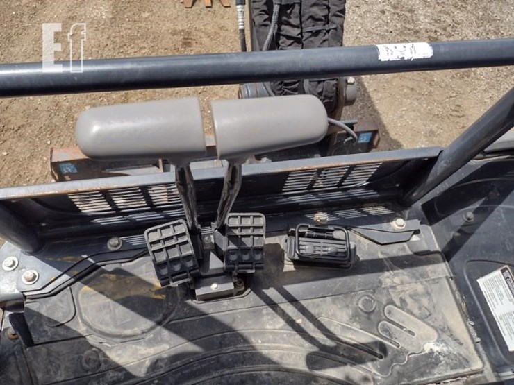 2021-deere-26g-image-9