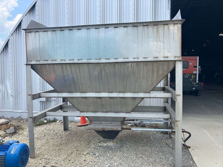 stainless-steel-fertilizer-dual-bin-blend-hopper-image-1
