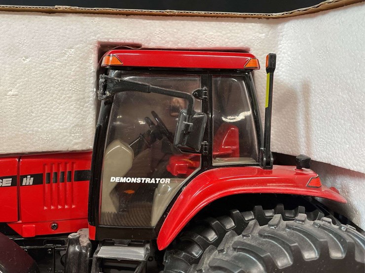 1/16-case-ih-magnum-mx285-collector-nib-ertl-image-13