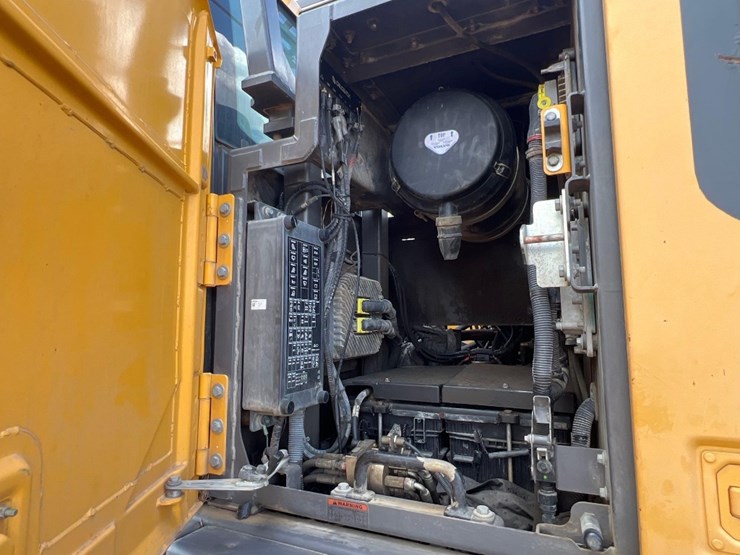 2017-volvo-ec250el-image-32