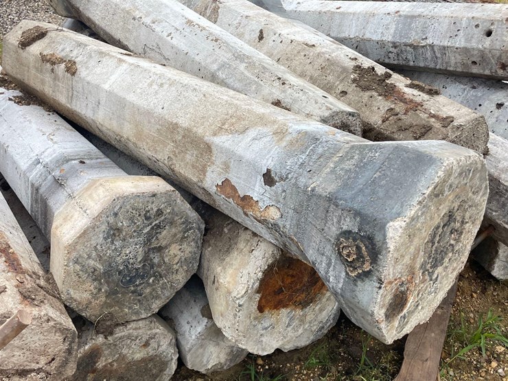 approx-40-precast-cement-pillars-image-5