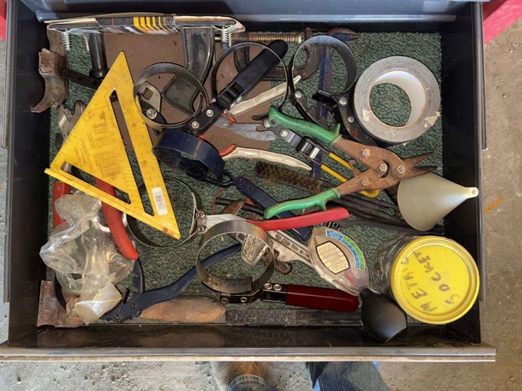 craftsman-tool-chest,-9-drawers,-with-contents-image-11