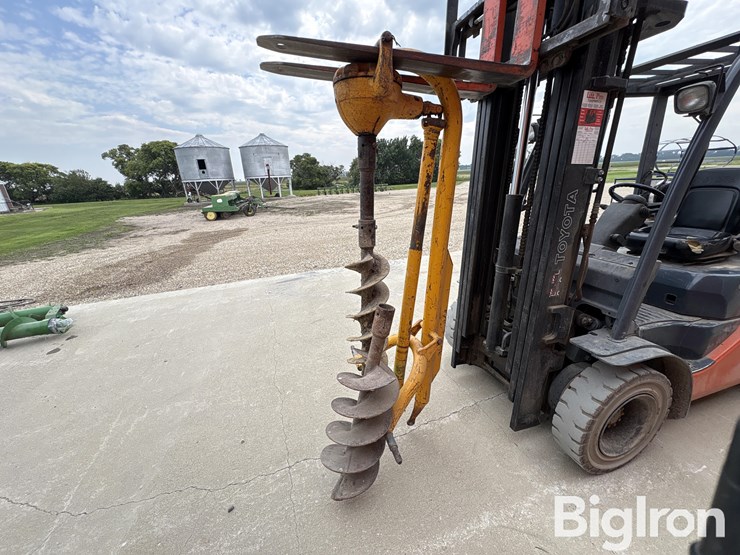 danuser-f-8-3-pt-post-hole-auger-image-8