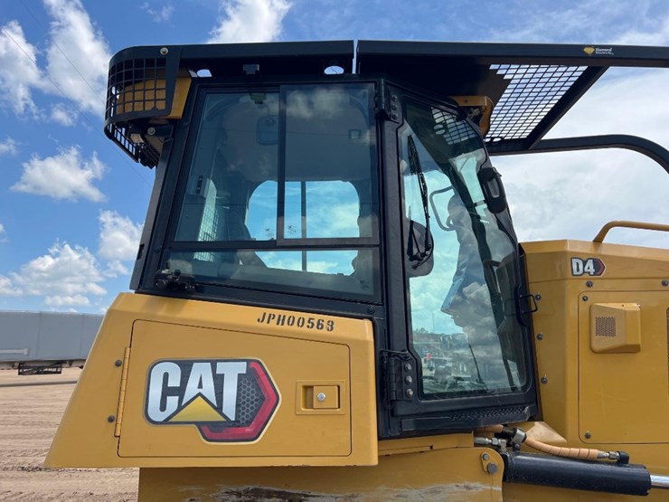 2021-caterpillar-d4-lgp-image-23