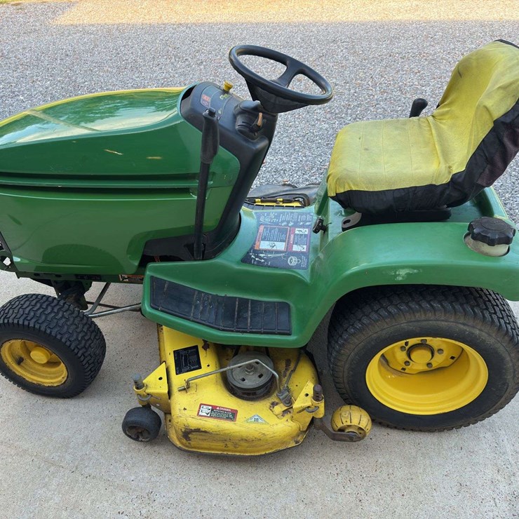 JOHN DEERE 235