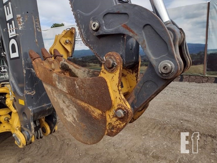 2020-deere-410l-image-31