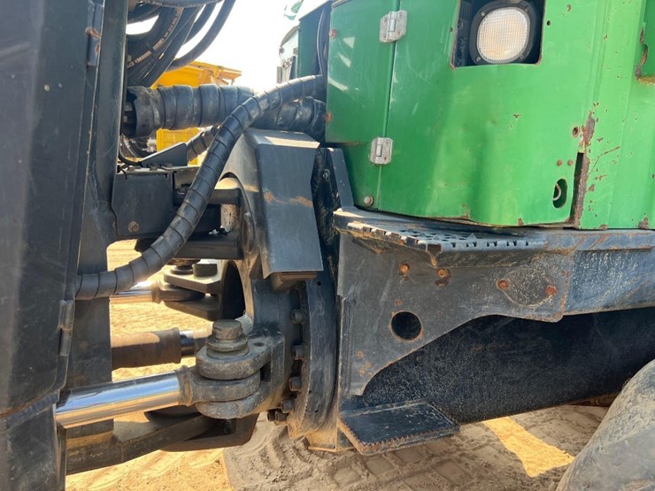 2010-deere-1110e-image-24